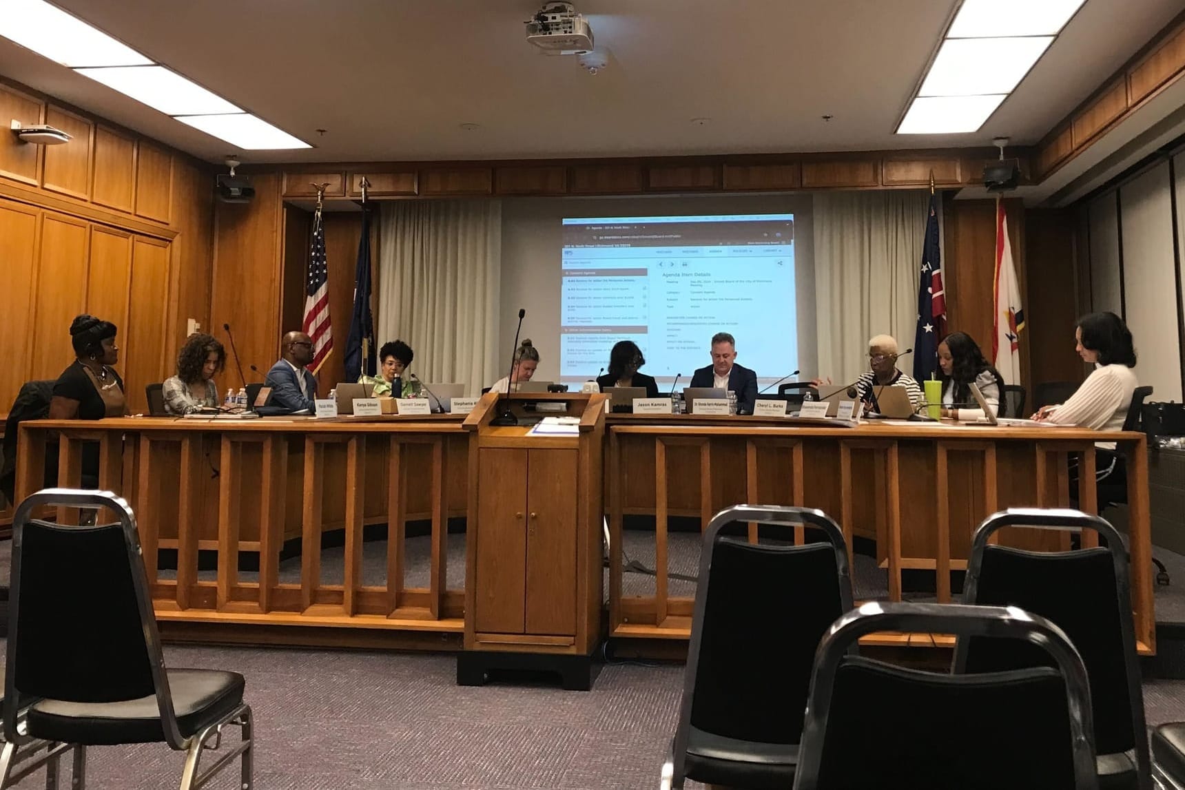 Richmond School Board takes vote on limiting discussion